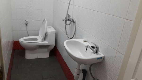Restroom/ Bathroom